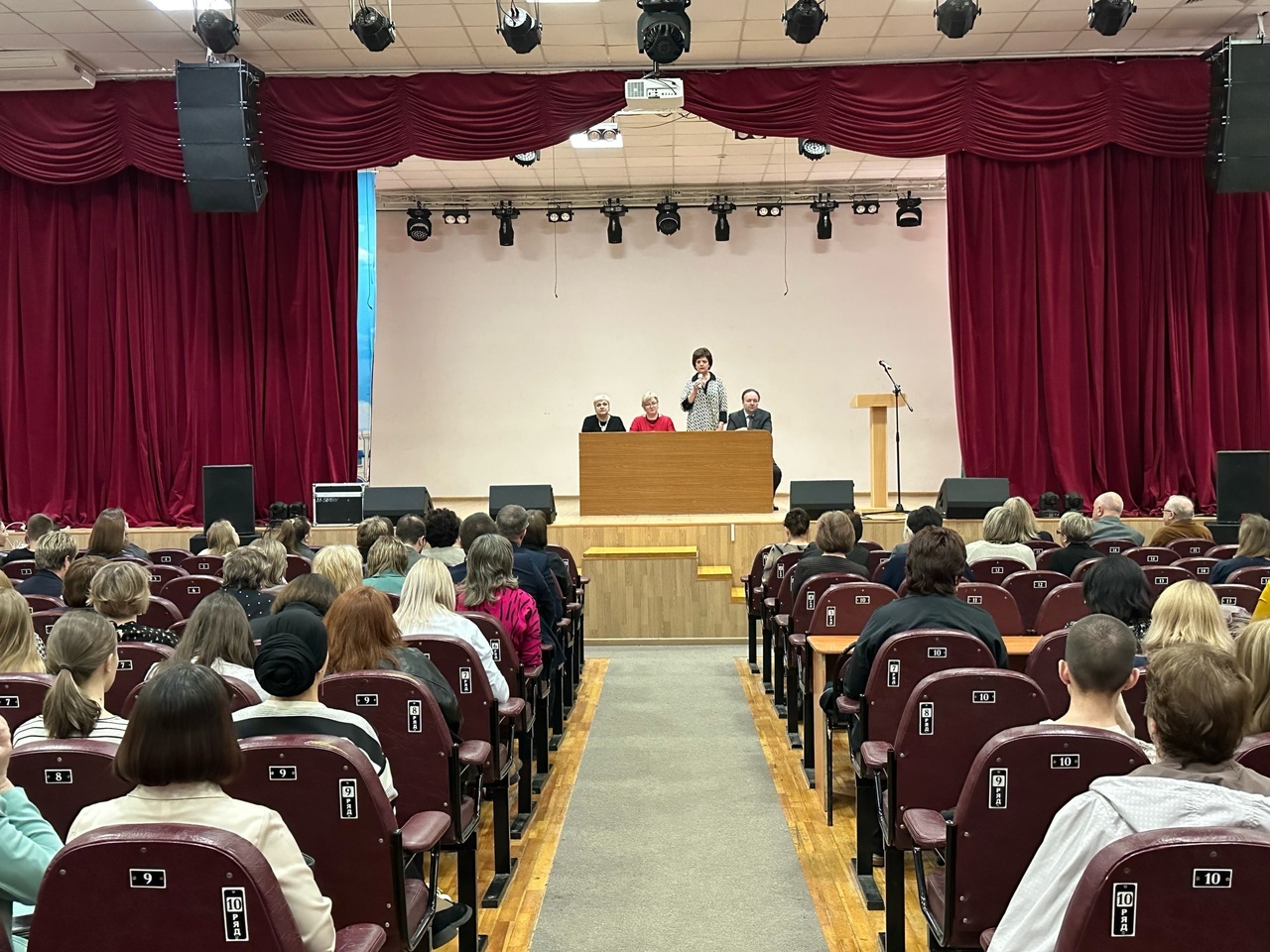 В Педагогическом институте стартовала Ярмарка вакансий для выпускников 2023 года