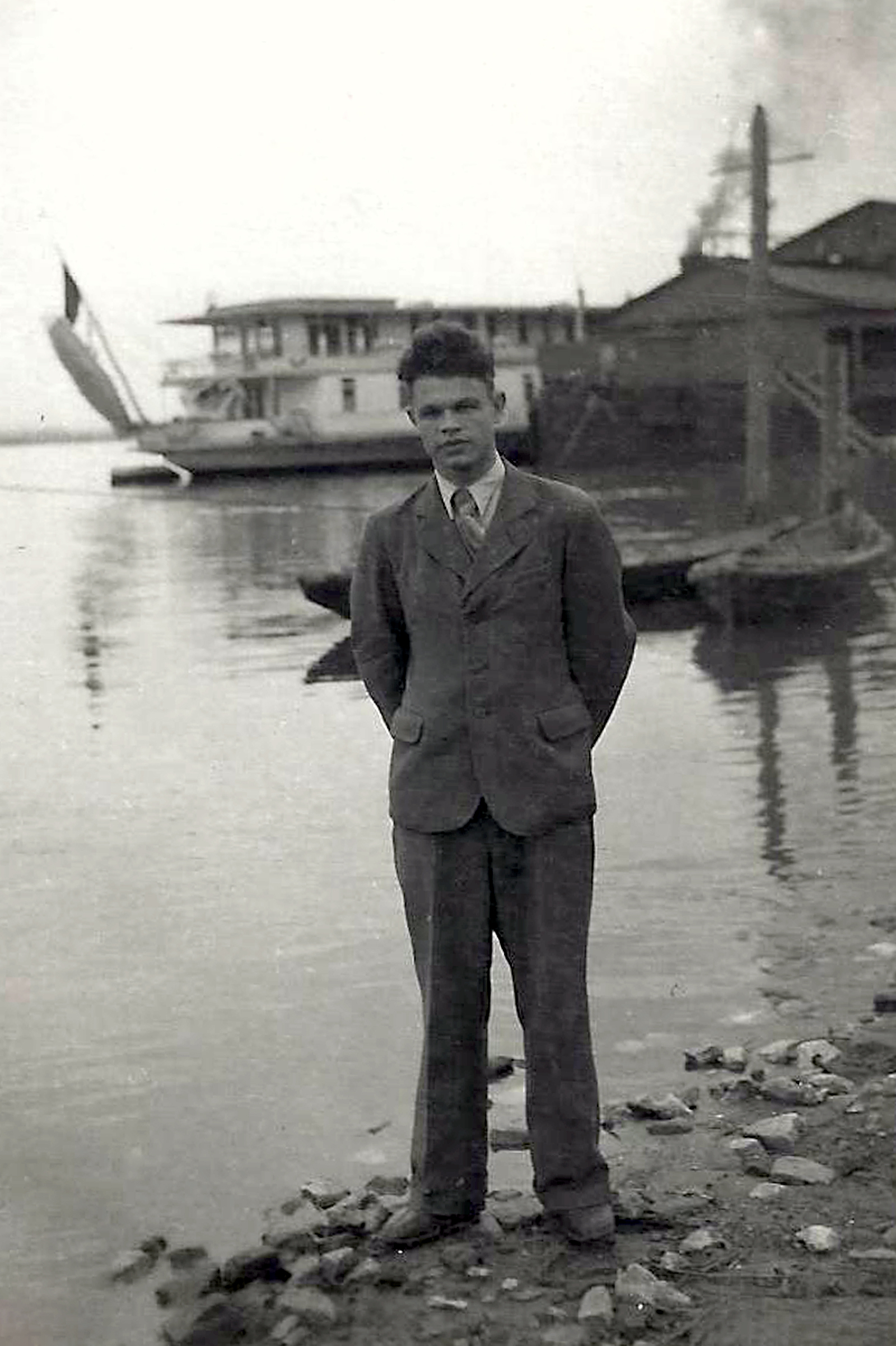 Самые главные годы в жизни моего дяди. Воспоминания о детстве ученого В. Д. Бондалетова