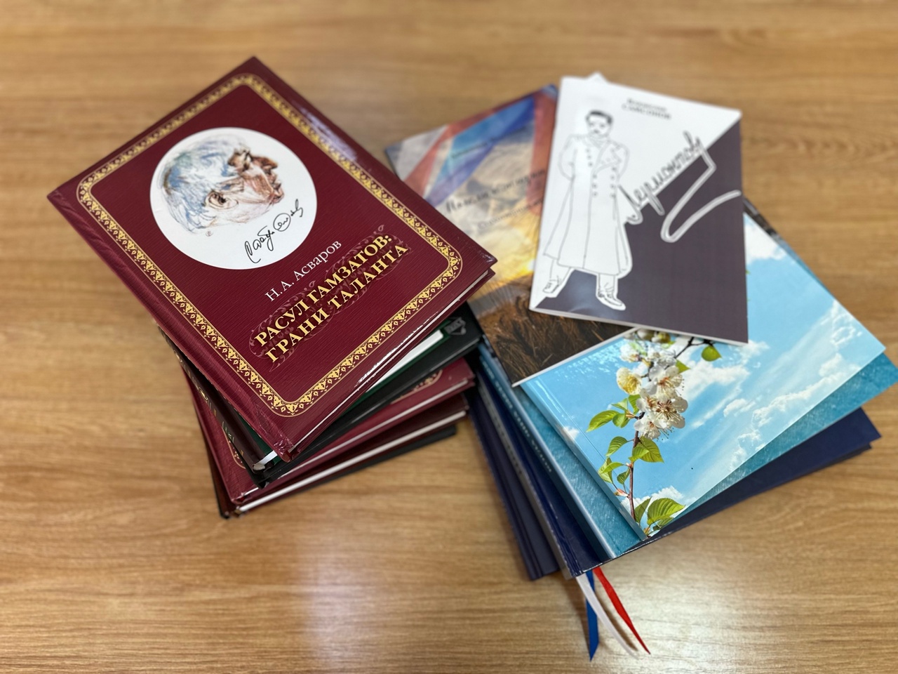 Волонтеры «Абилимпикс» ПГУ собрали 1500 книг для детей из новых регионов за месяц добровольческой акции «Студенты — детям»